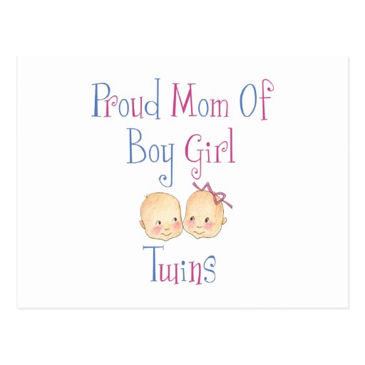 Mamá orgullosa de los gemelos del chica del muchac postal