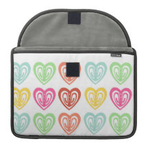 Manga fresca de la aleta de los corazones funda para macbooks