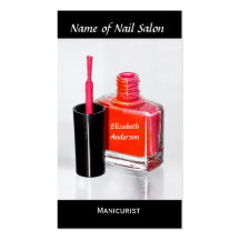 Manicuro rosado del esmalte de uñas en el salón de tarjetas de visita