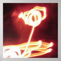 Mano que se sostiene subió, en luces rojas impresiones