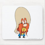 Manos de Yosemite Sam en caderas Tapete De Ratón