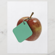 Manzana roja con la etiqueta verde tarjeta publicitaria