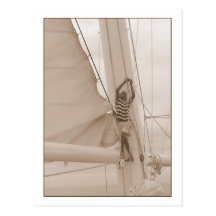 Marinero en la postal de la sepia del aparejo