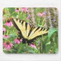Mariposa amarilla de Swallowtail en jardín del ver Tapetes De Ratones