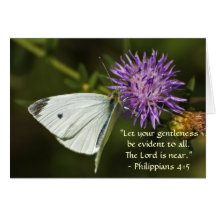 Mariposa blanca en Wildflower púrpura Felicitaciones