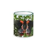 Mariposa negra y roja taza