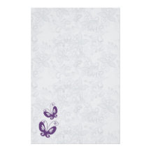 Mariposas púrpuras en el boda floral de plata papelería de diseño
