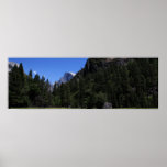 Media bóveda que sube sobre el valle de Yosemite Impresiones