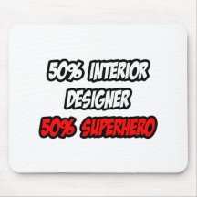 Medio super héroe del interiorista… a medias alfombrillas de ratones