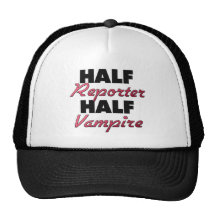 Medio vampiro del medio reportero gorros  