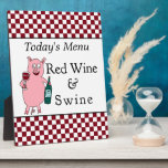 Menú del vino rojo y de los cerdos placa