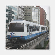 Metro de Taipei que sale de la estación de Liuzhan Imán De Frigorífico