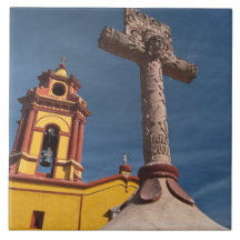 México, Bernal. Vista de Iglesia de San Sebastián Azulejos Ceramicos