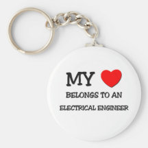 Mi corazón pertenece a un INGENIERO ELÉCTRICO Llavero Personalizado