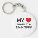 Mi corazón pertenece a un INGENIERO Llavero Personalizado