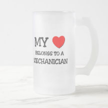 Mi corazón pertenece a un MECÁNICO Tazas De Café