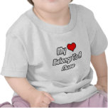 Mi corazón pertenece a una enfermera camiseta