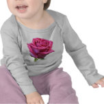 Mi pequeño rosa color de rosa del brote camiseta