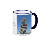Miembro de la sociedad de equilibrio del aprecio d tazas de café