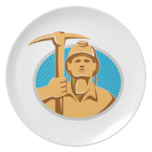 Minero de carbón con el frente del casco de protec plato de cena