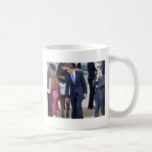 Mirada del botín de Obama Tazas