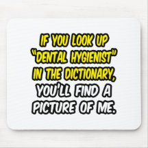 Mire para arriba al higienista dental en diccionar tapetes de raton