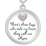 Mis muchachos robaron mi collar de la mamá del cor