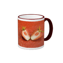 mitades de la fresa tazas de café