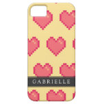 Modelo amarillo rojo del corazón del pixel iPhone 5 Case-Mate fundas
