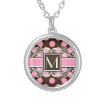 Modelo de punto geométrico con monograma elegante collar
