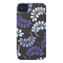 Modelo floral azul púrpura del monograma Case-Mate iPhone 4 protectores