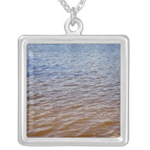 Modelo ondulado del agua joyerias