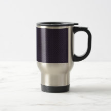 modelo púrpura lujoso en la parte posterior oscura taza de café