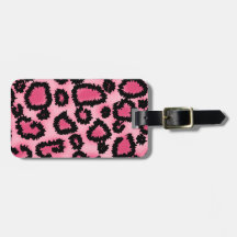 Modelo rosado y negro del estampado leopardo