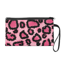 Modelo rosado y negro del estampado leopardo