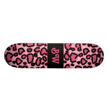 Modelo rosado y negro del estampado leopardo patín
