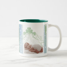 Modifique su propio diseño irlandés del bebé para  tazas de café