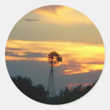Molino de viento de la tarde etiqueta redonda