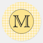 Monograma amarillo. Modelo de encargo de la letra  Etiquetas