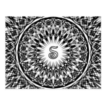 Monograma blanco y negro S de la flor de la estrel Tarjeta Postal