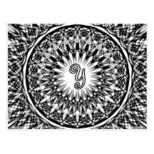 Monograma blanco y negro Y de la flor de la estrel Postal