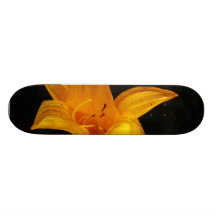 Monopatín amarillo de la orquídea