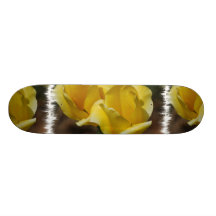 Monopatín amarillo de los tulipanes