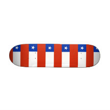 Monopatín con la bandera de Chile