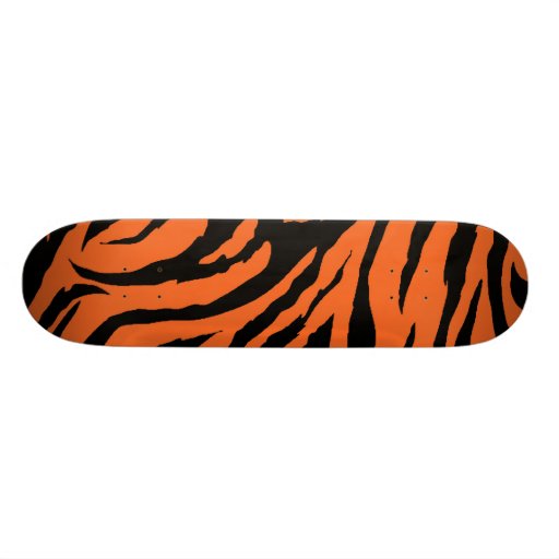 Monopatín de la raya del tigre favorable