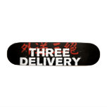 Monopatín del logotipo de tres Delivery™
