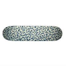 Monopatín floral azul y blanco
