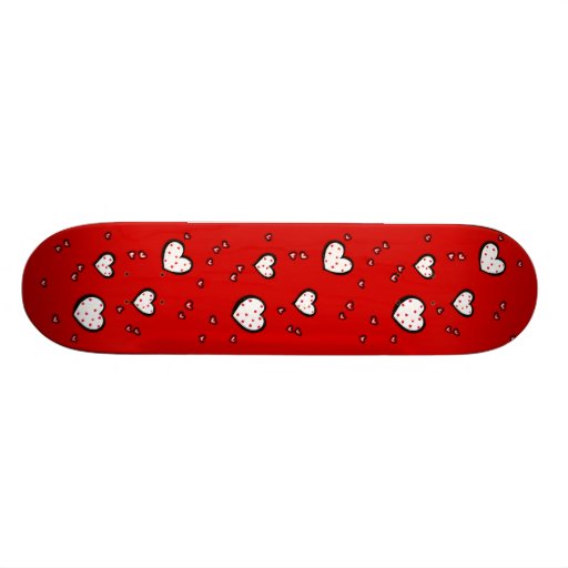 Monopatín manchado del rojo de los corazones