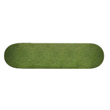 Monopatín natural de la hierba verde