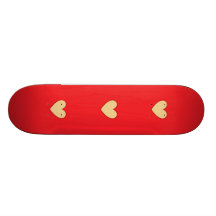 Monopatín rojo de un chica en amor